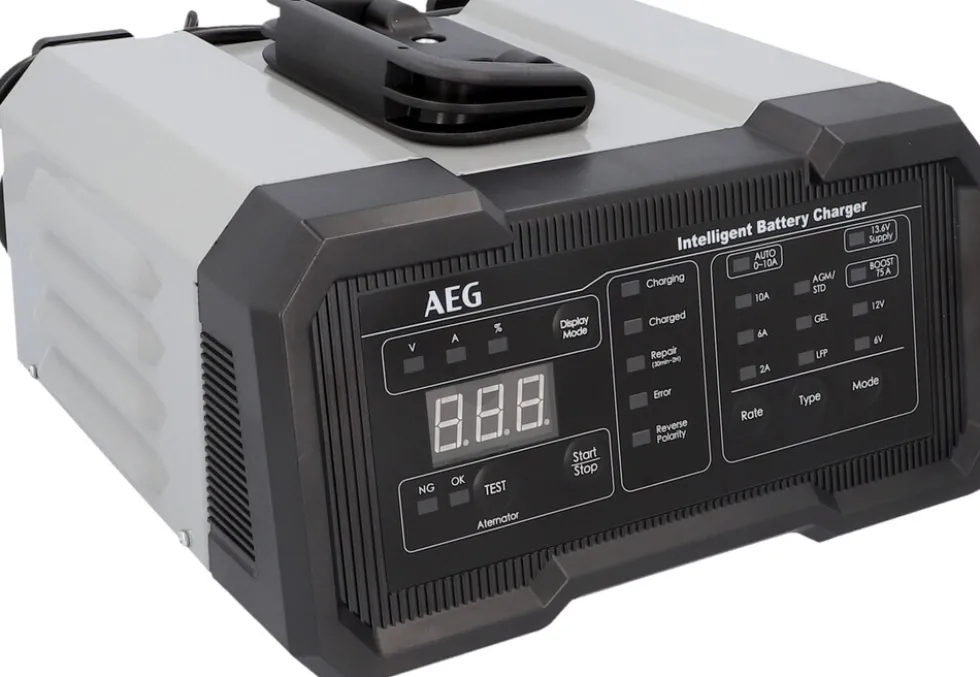 AEG Batterieladegerät CW10