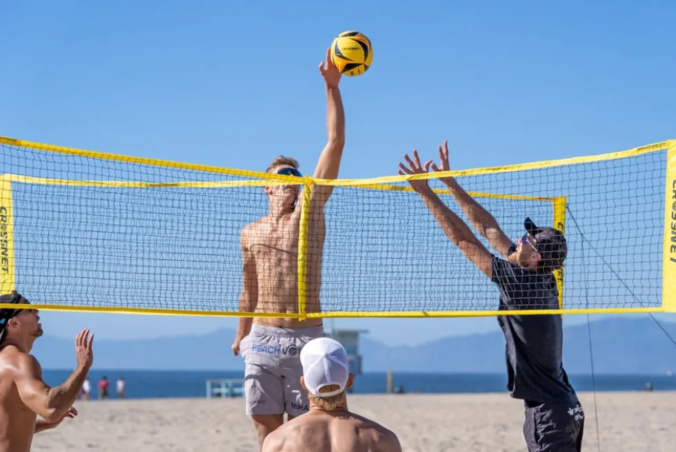 Crossnet Ultimate Bundle Volleyball 4 Felder bis zu 8 Personen