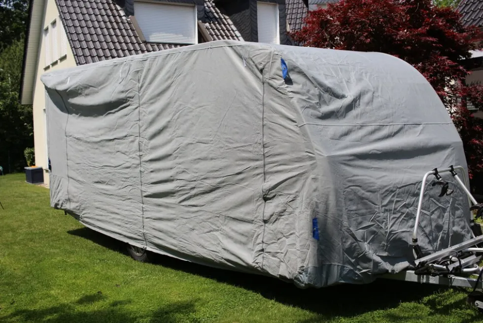 HC Outdoor Wohnwagen Abdeckplane Größe M 550 x 250 x 220 cm