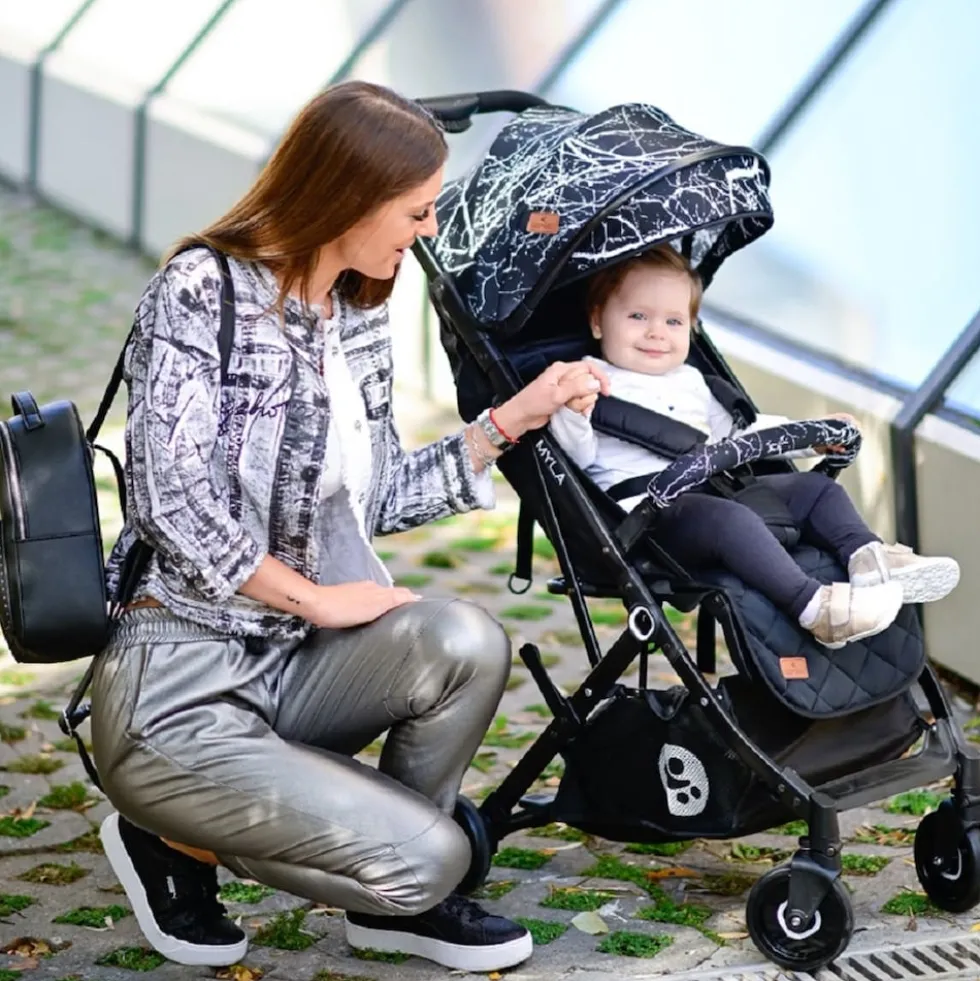 Lorelli Kinderwagen Myla Aluminiumrahmen Korb Fußsack klappbar mit Zusatzgriff gelb