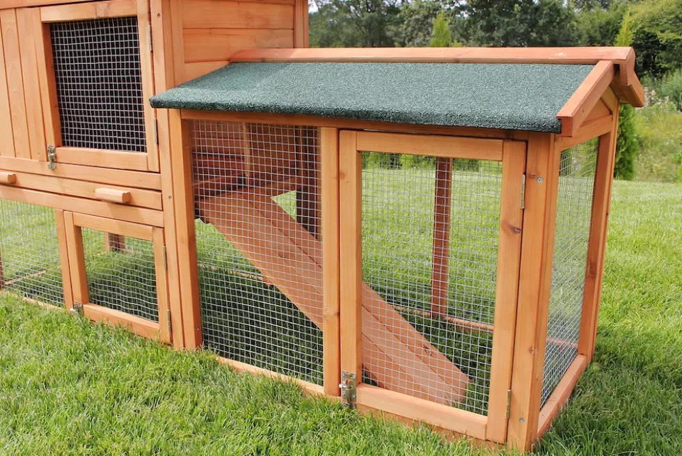 MyAnimal Hasenstall MH-03 Doppelstockhaus mit Garten, Freilauf, Kiefernholz, verzinkter Draht (Braun 2.0)